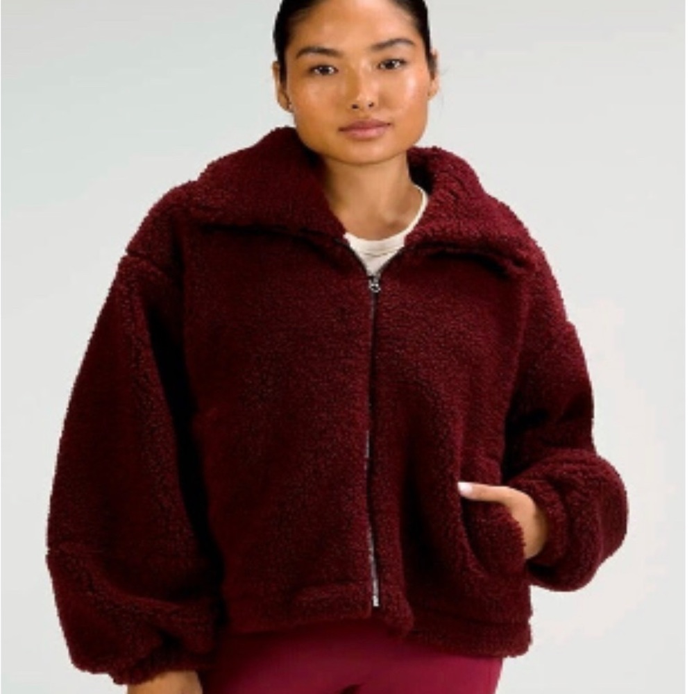 Like new lululemon fleece cinchable zip up jacket 4